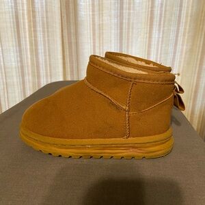Cozy Tan Suede Ankle Boots little girls size 12